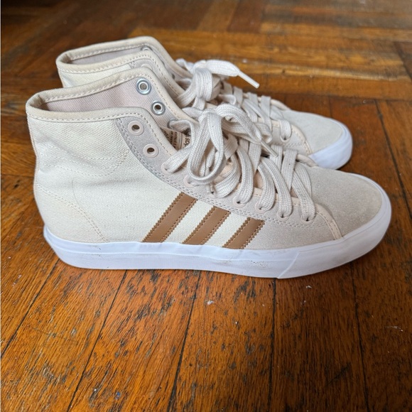 Adidas - Picture 2 of 5